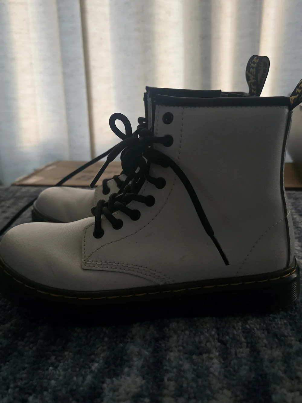 Dr Martens Junior White Leather Ankle Boots Side Zip Size US 2 Youth
